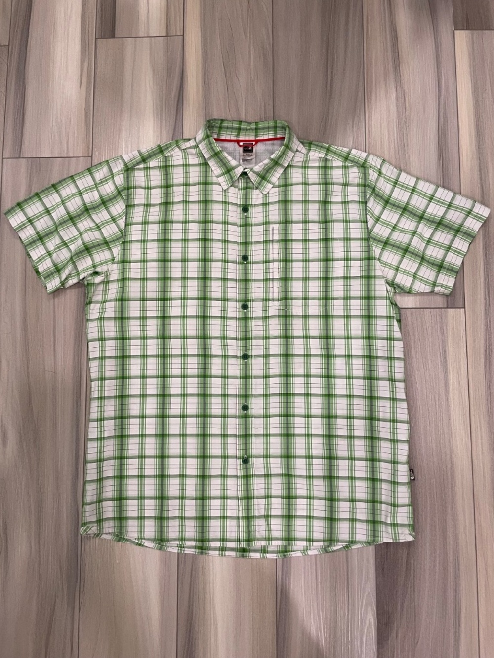 THE NORTH FACE Men's Lightweight Short Sleeve Plaid Shirt - Size XL - Mesh Vents